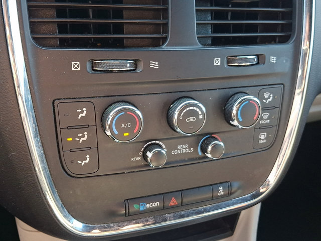 Used 2019 Dodge Grand Caravan SXT FWD image 15