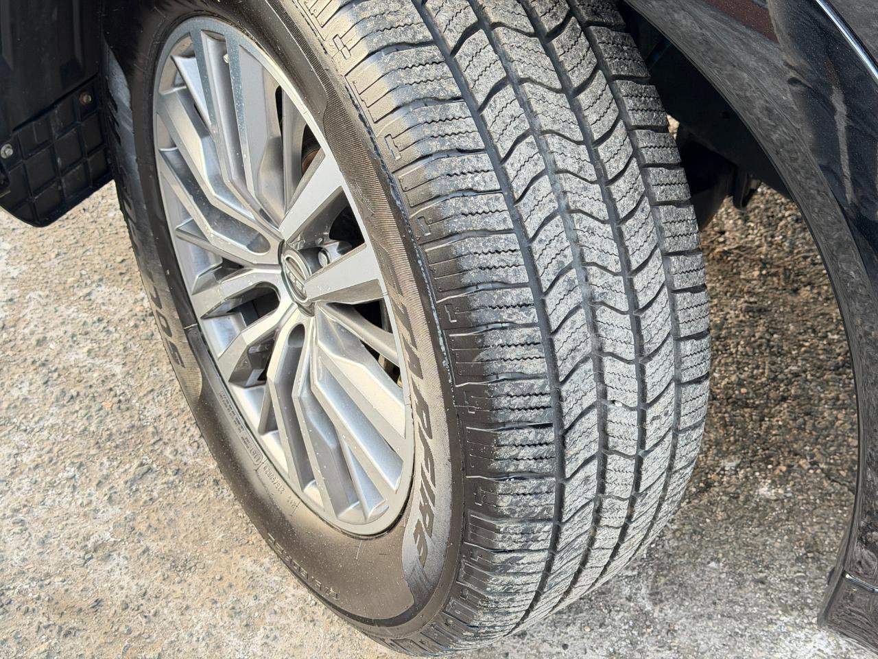 Used 2021 Nissan Armada SL w/ Captain's Chairs Package image 82