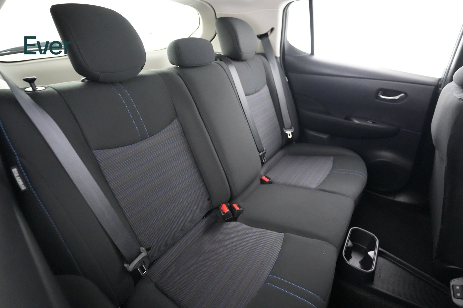 Used 2025 Nissan Leaf S FWD image 5