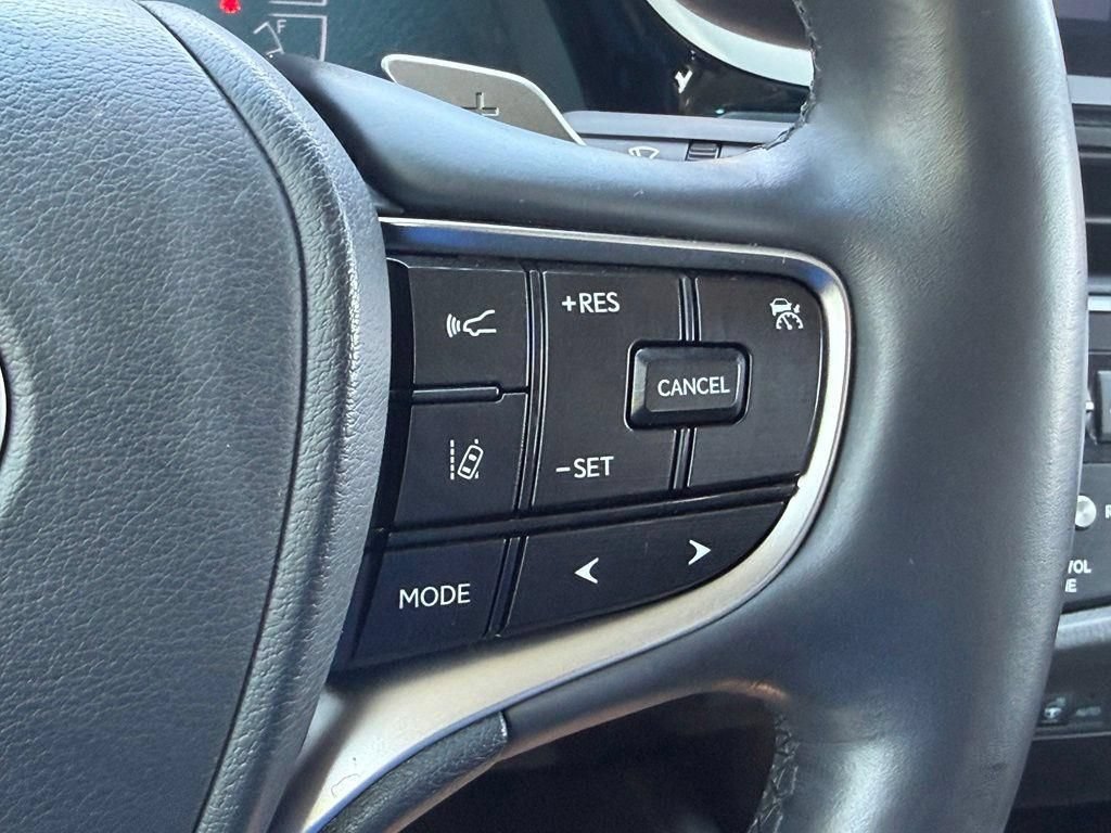Used 2024 Lexus ES 300h w/ Premium Package FWD image 21