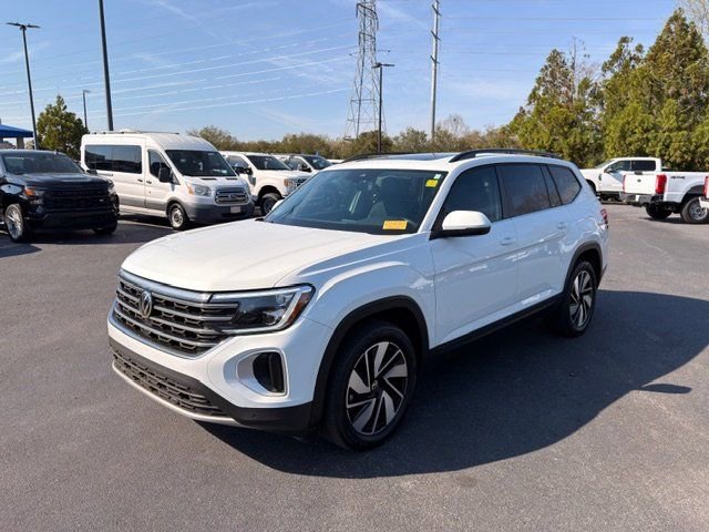 Used 2024 Volkswagen Atlas SE w/ Panoramic Sunroof Package image 16