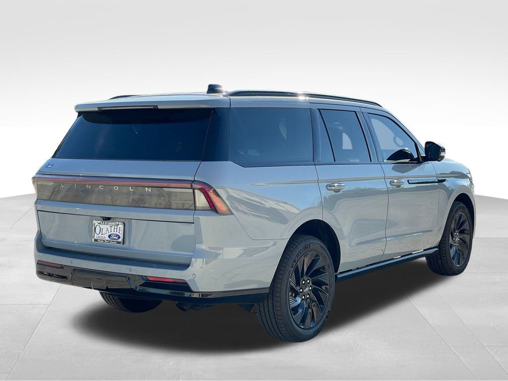New 2025 Lincoln Navigator Reserve w/ Jet Appearance Package image 5