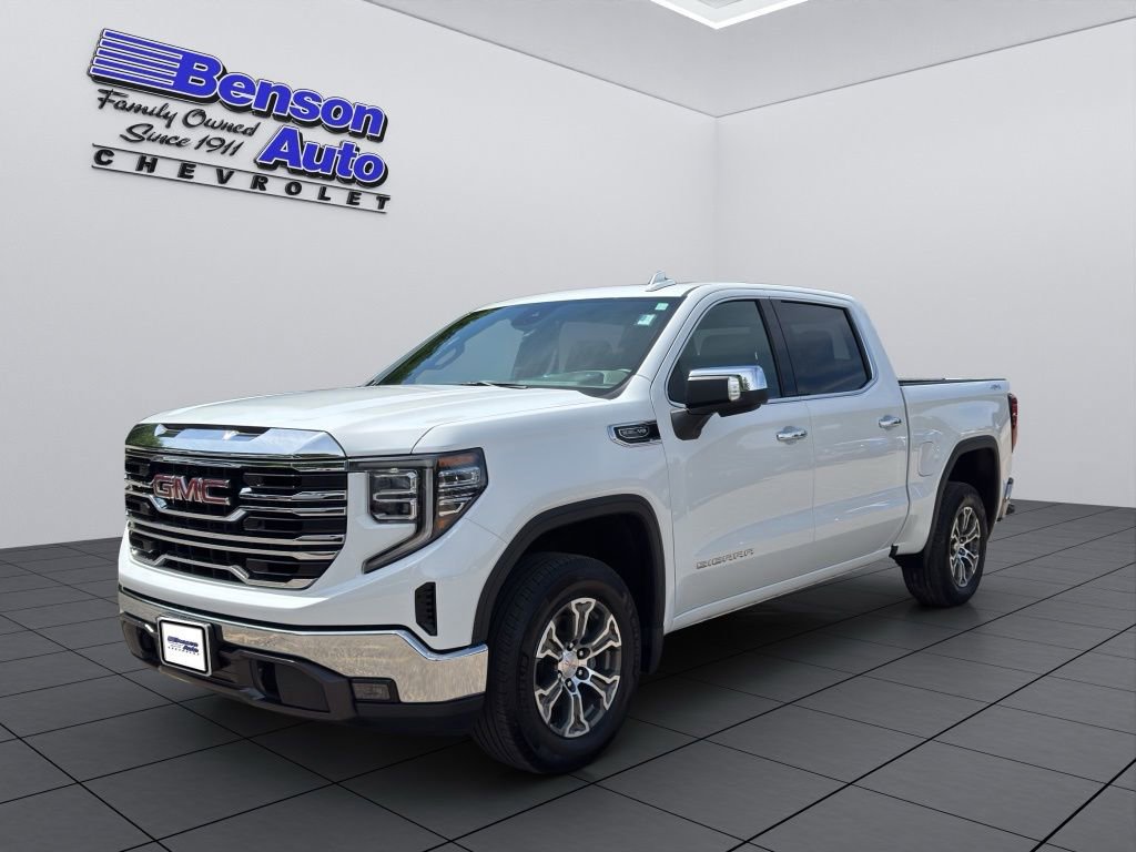 Certified 2025 GMC Sierra 1500 SLT AWD/4WD image 1