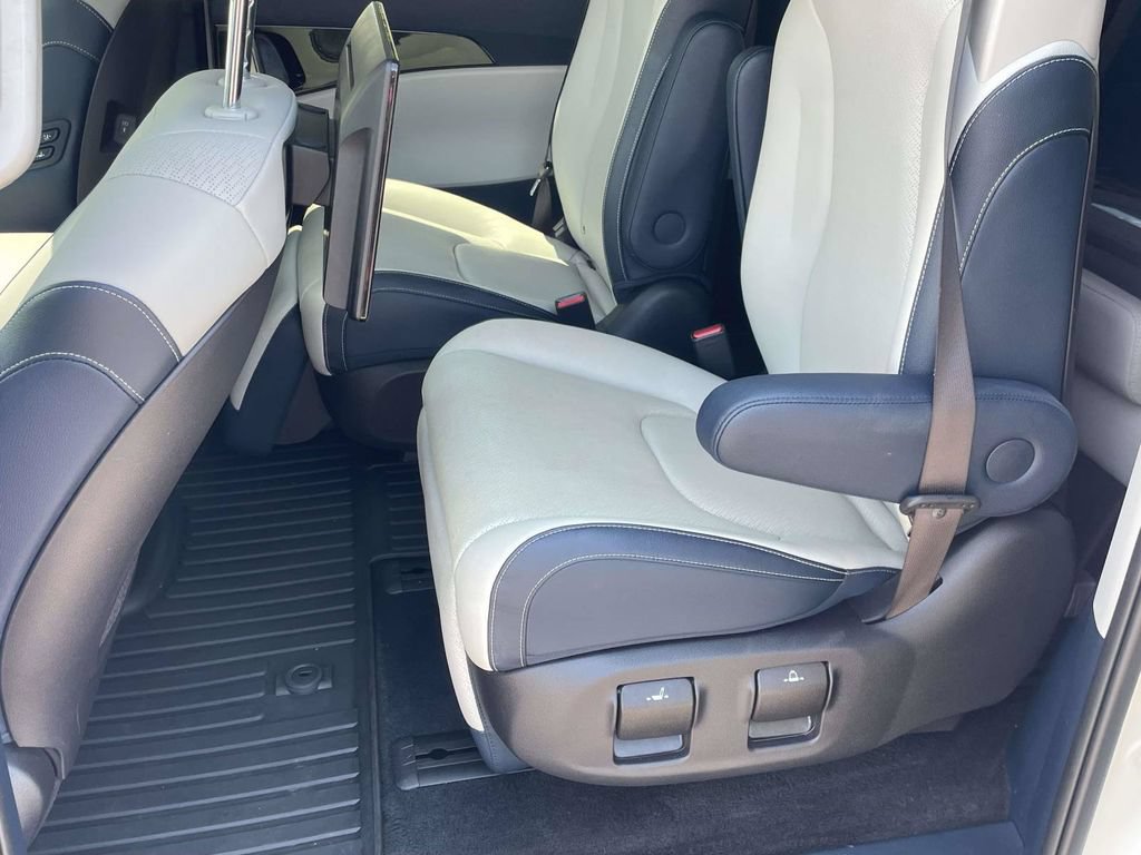 Used 2025 Kia Carnival SX Prestige FWD image 10