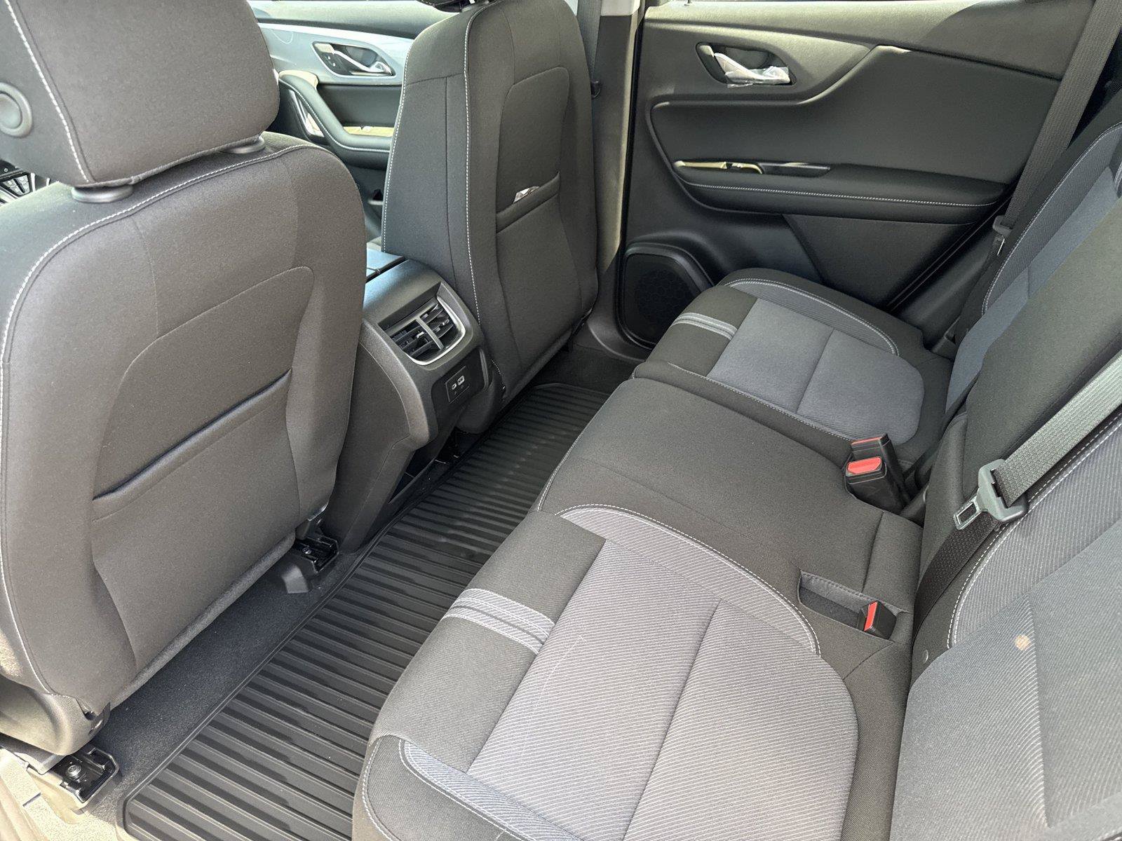 New 2026 Chevrolet Blazer LT w/ Convenience Package FWD image 30