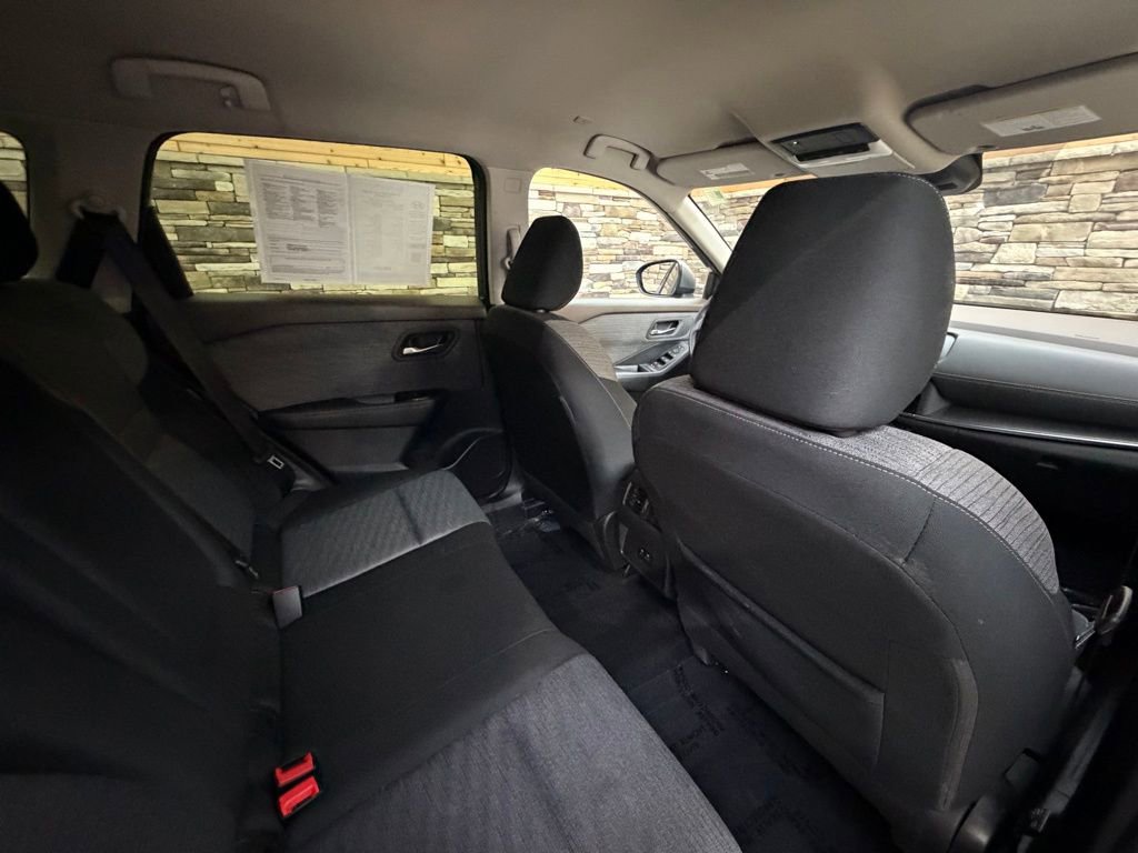 Used 2023 Nissan Rogue SV image 29