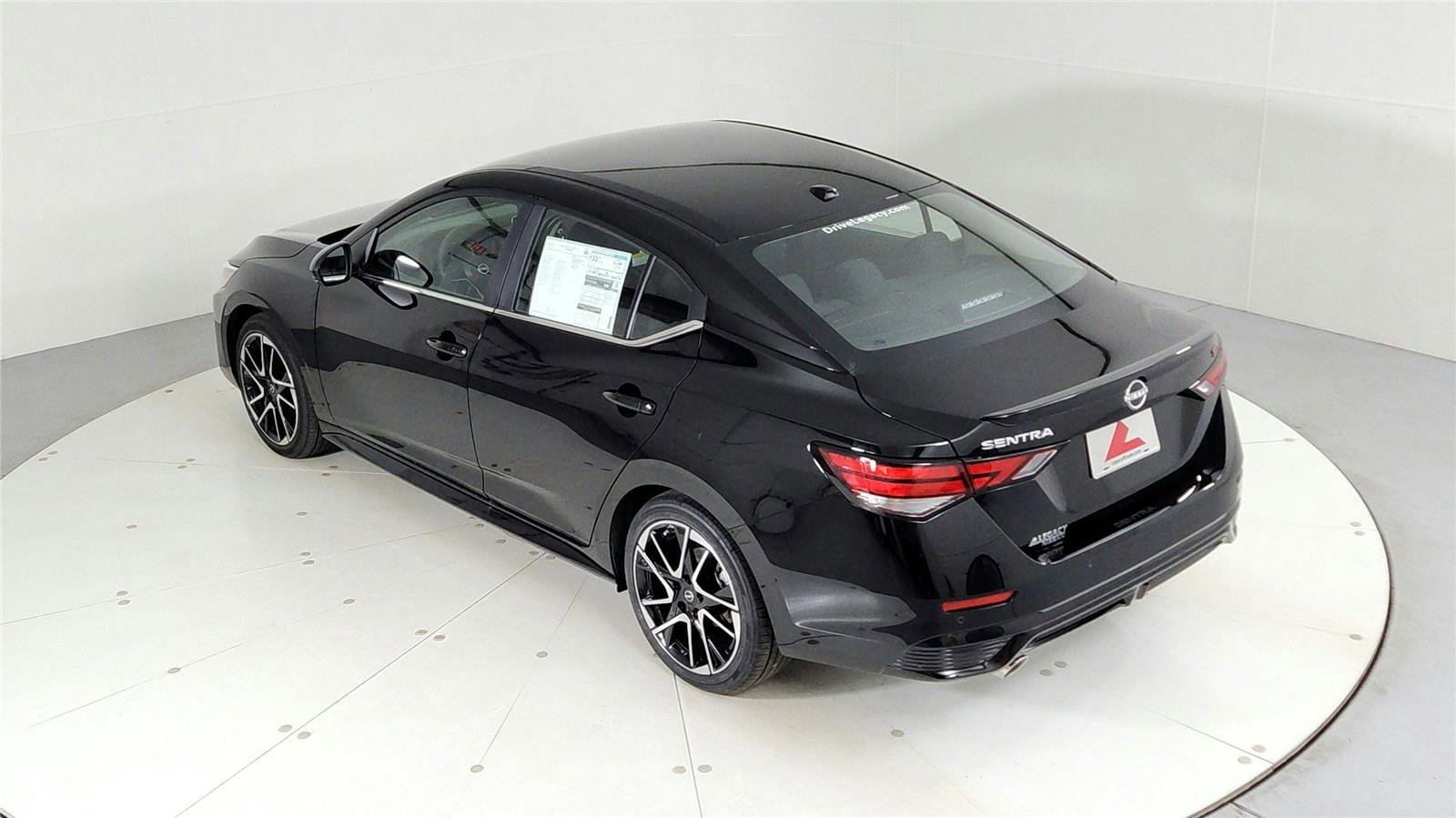 Used 2024 Nissan Sentra SR w/ Trunk Package FWD image 41