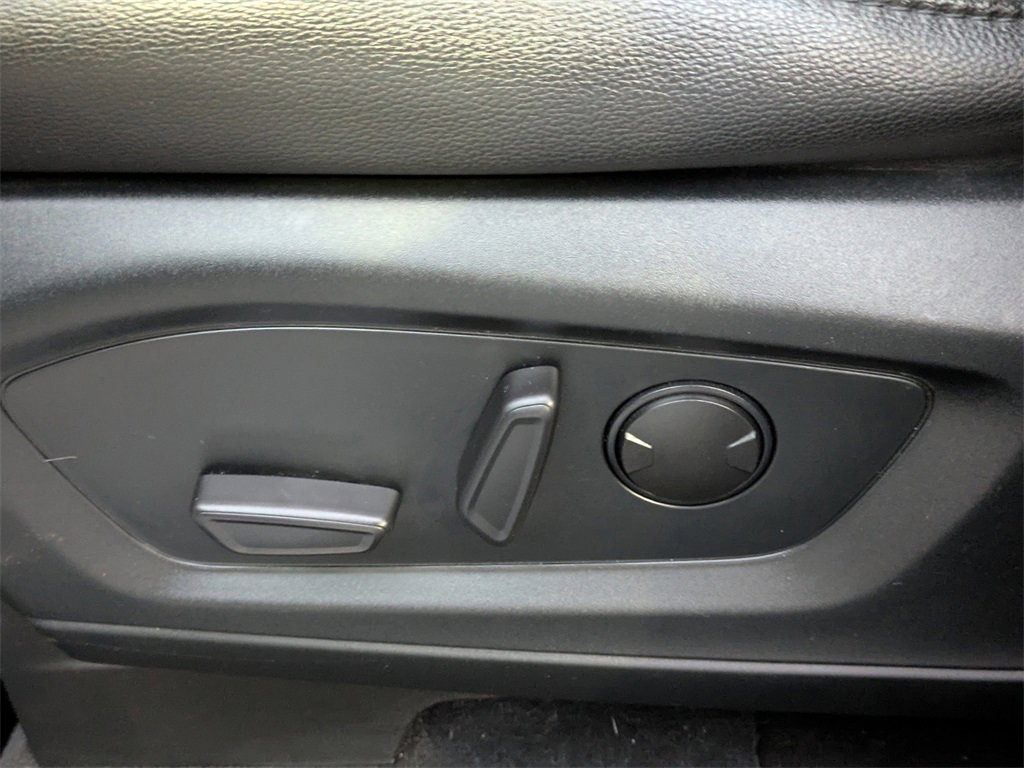 Used 2022 Ford Explorer Limited w/ Limited Technology Package image 21