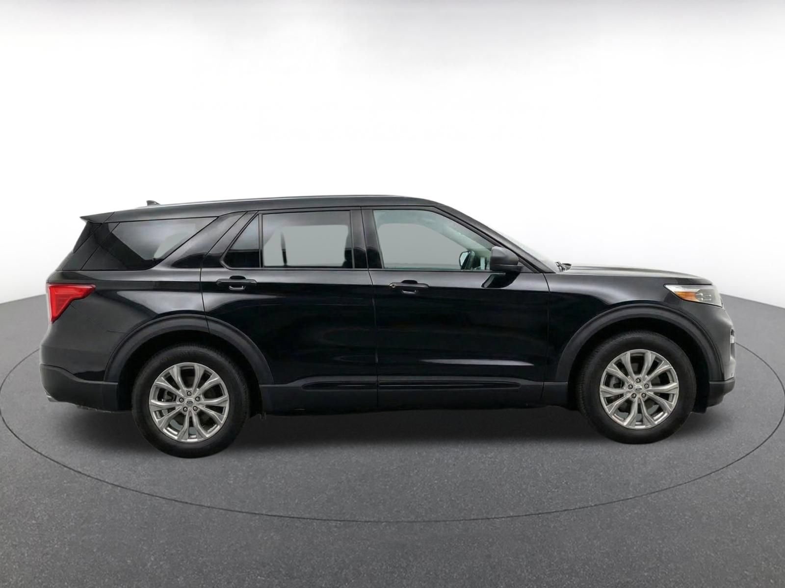 Used 2024 Ford Explorer Limited AWD/4WD image 10