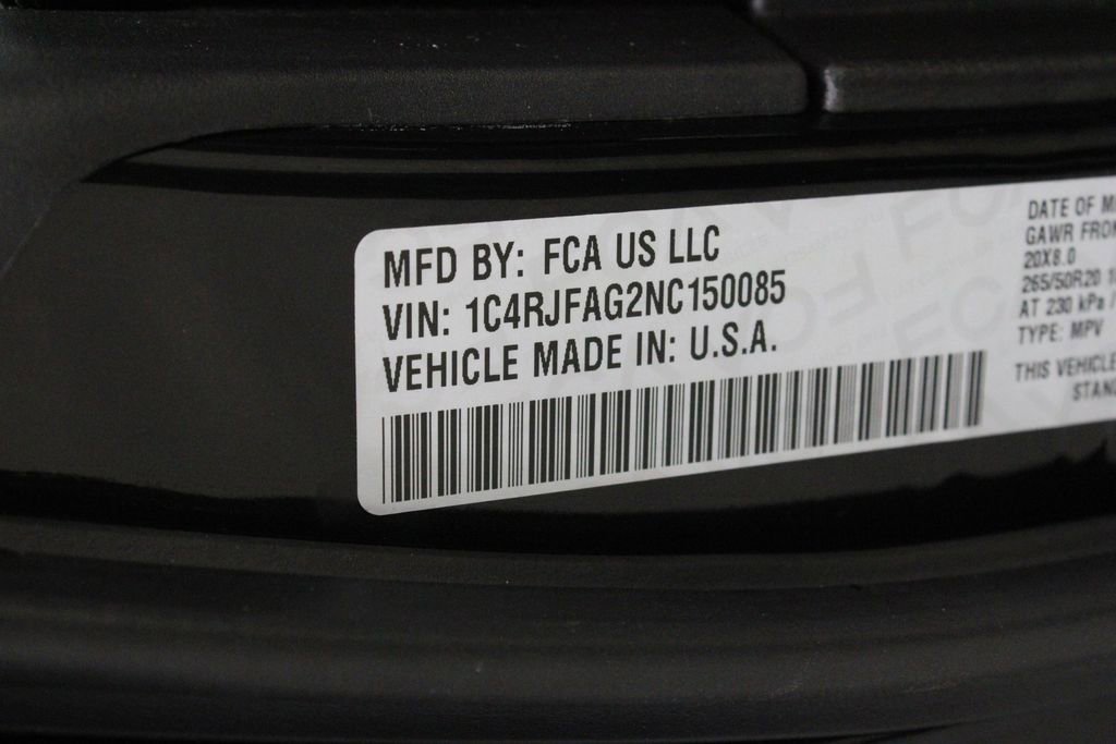 Used 2022 Jeep Grand Cherokee Laredo X image 22