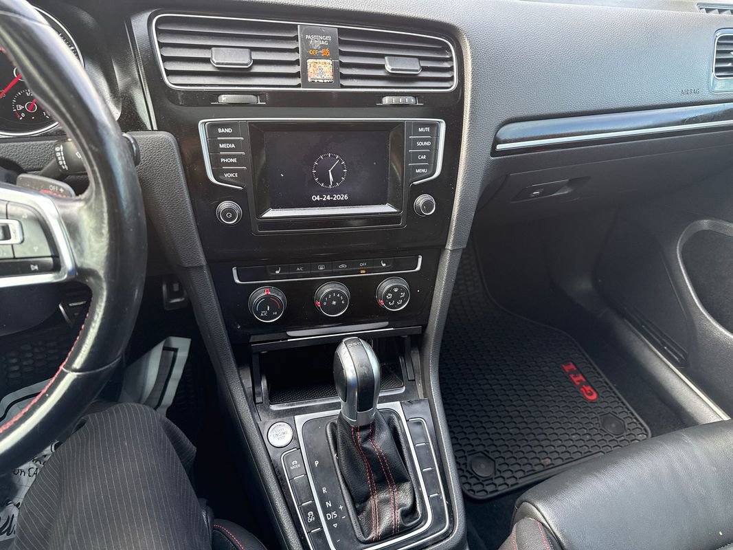Used 2015 Volkswagen GTI SE FWD image 22