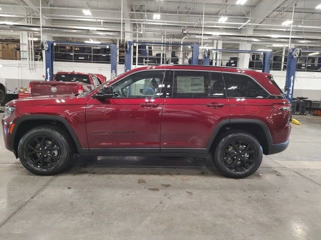 New 2026 Jeep Grand Cherokee Laredo image 7