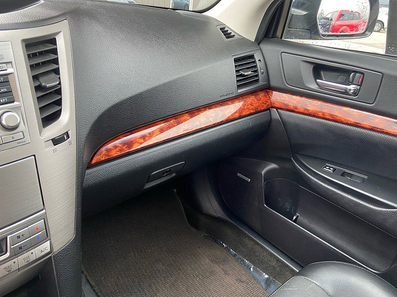 Used 2011 Subaru Outback 2.5i Limited w/ PWR Moonroof Pkg image 15