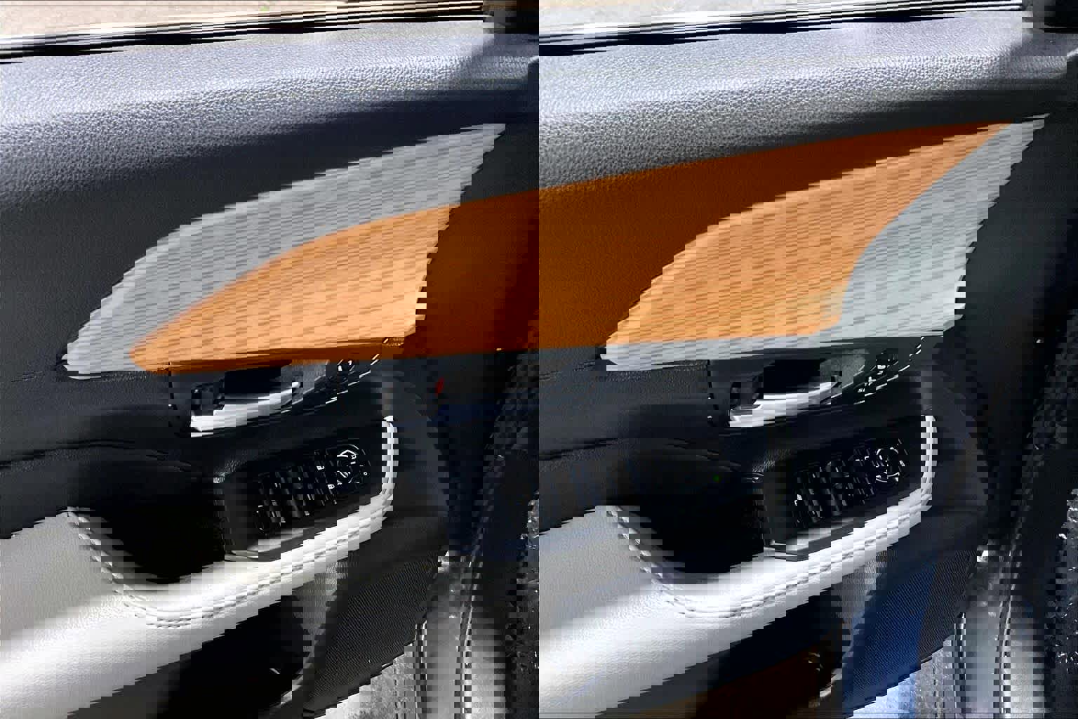 Used 2024 Toyota Grand Highlander Limited image 36