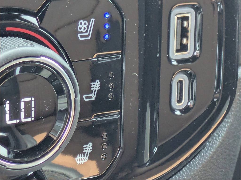 New 2026 Chevrolet Silverado 1500 High Country w/ High Country Premium Package AWD/4WD image 34