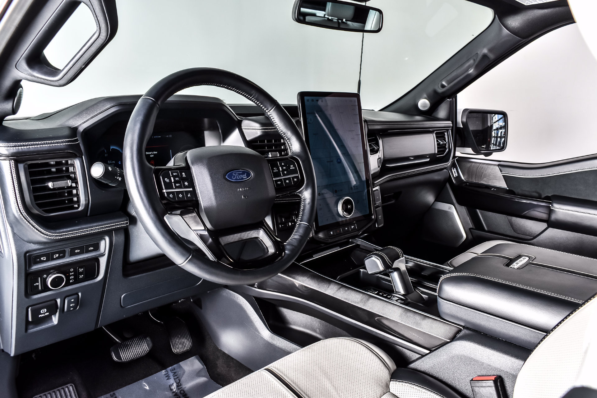 Used 2024 Ford F150 Lightning Platinum AWD/4WD image 13