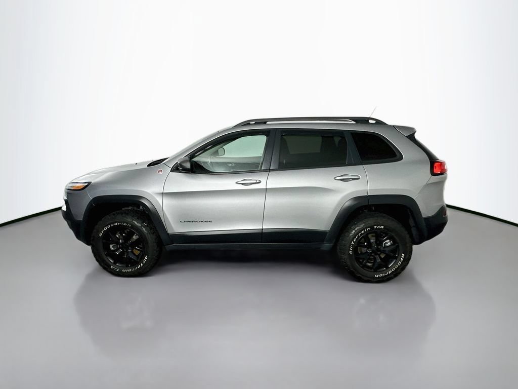 Used 2015 Jeep Cherokee Trailhawk w/ Leather Interior Group AWD/4WD image 4
