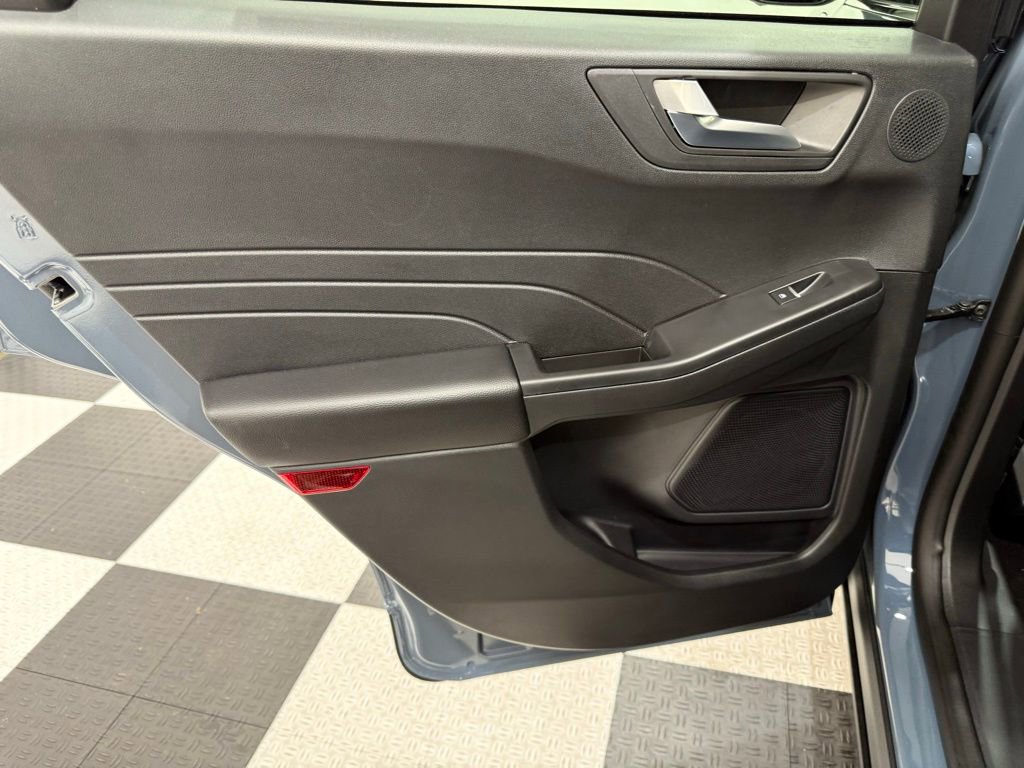 New 2025 Ford Escape SE w/ PHEV Premium Package image 16