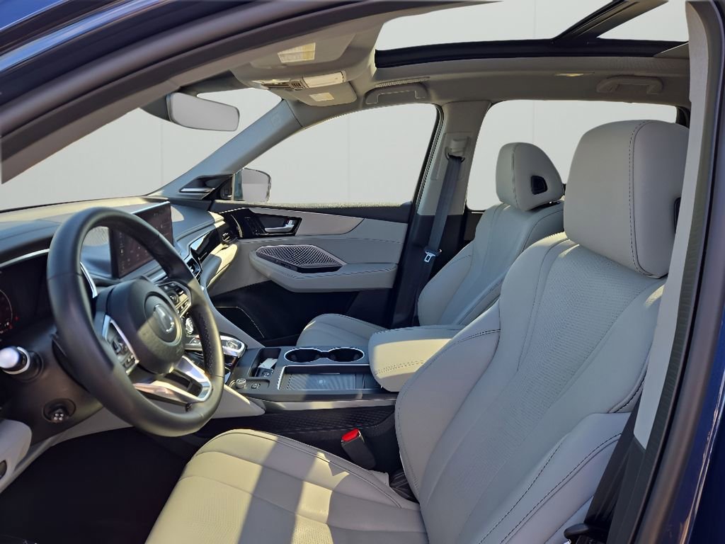 Used 2025 Acura MDX SH-AWD w/ Technology Package image 9