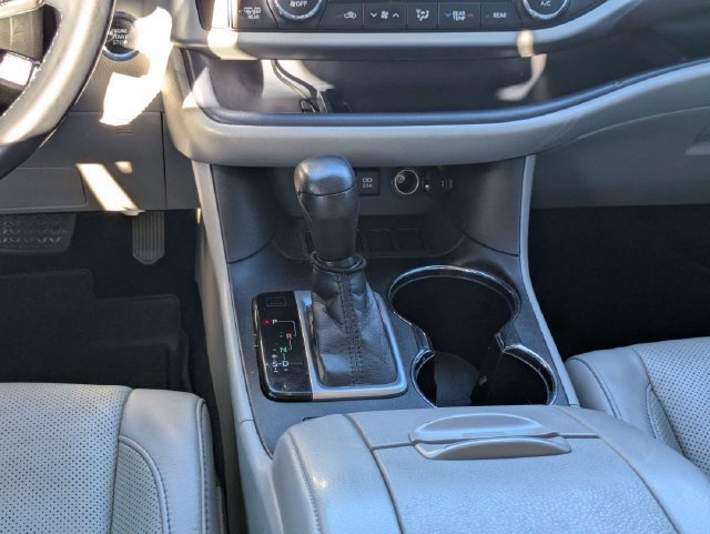 Used 2018 Toyota Highlander Limited FWD image 20