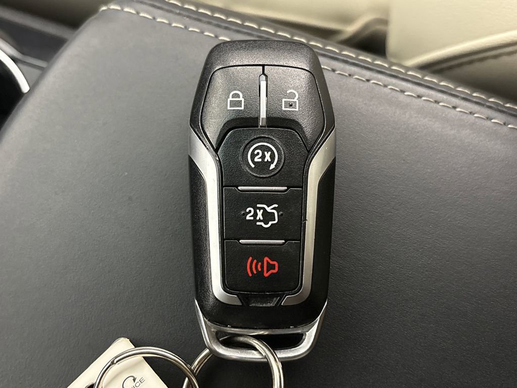 Used 2017 Ford Explorer Platinum image 36