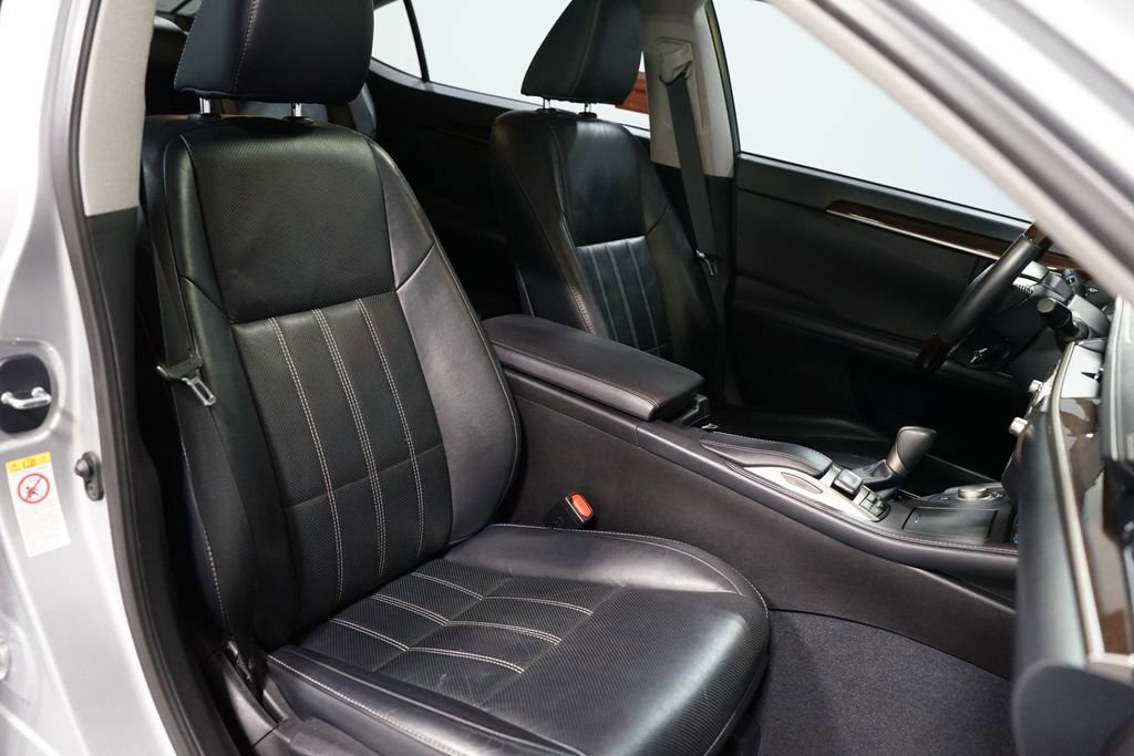 Used 2018 Lexus ES 350 w/ Luxury Package w/Wood Trim FWD image 29