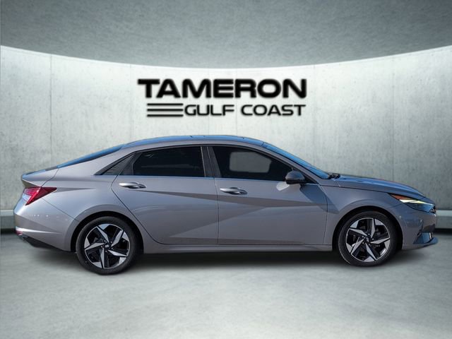 Used 2022 Hyundai Elantra Limited w/ Cargo Package image 7