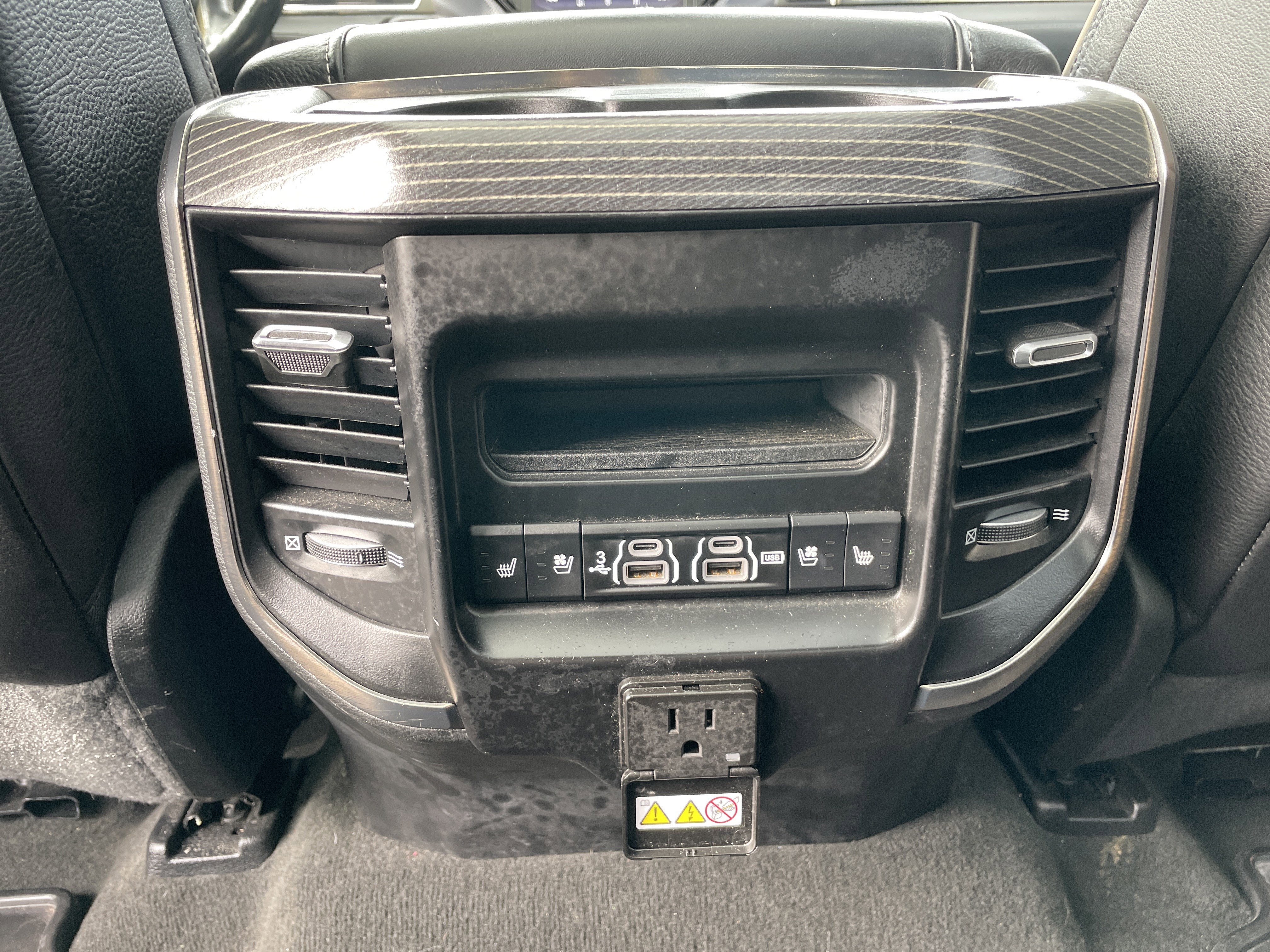 Used 2020 RAM 1500 Limited w/ Black Appearance Package image 29