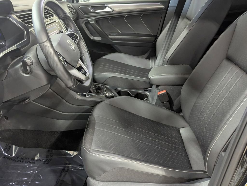 Used 2024 Volkswagen Tiguan SE R-Line image 13