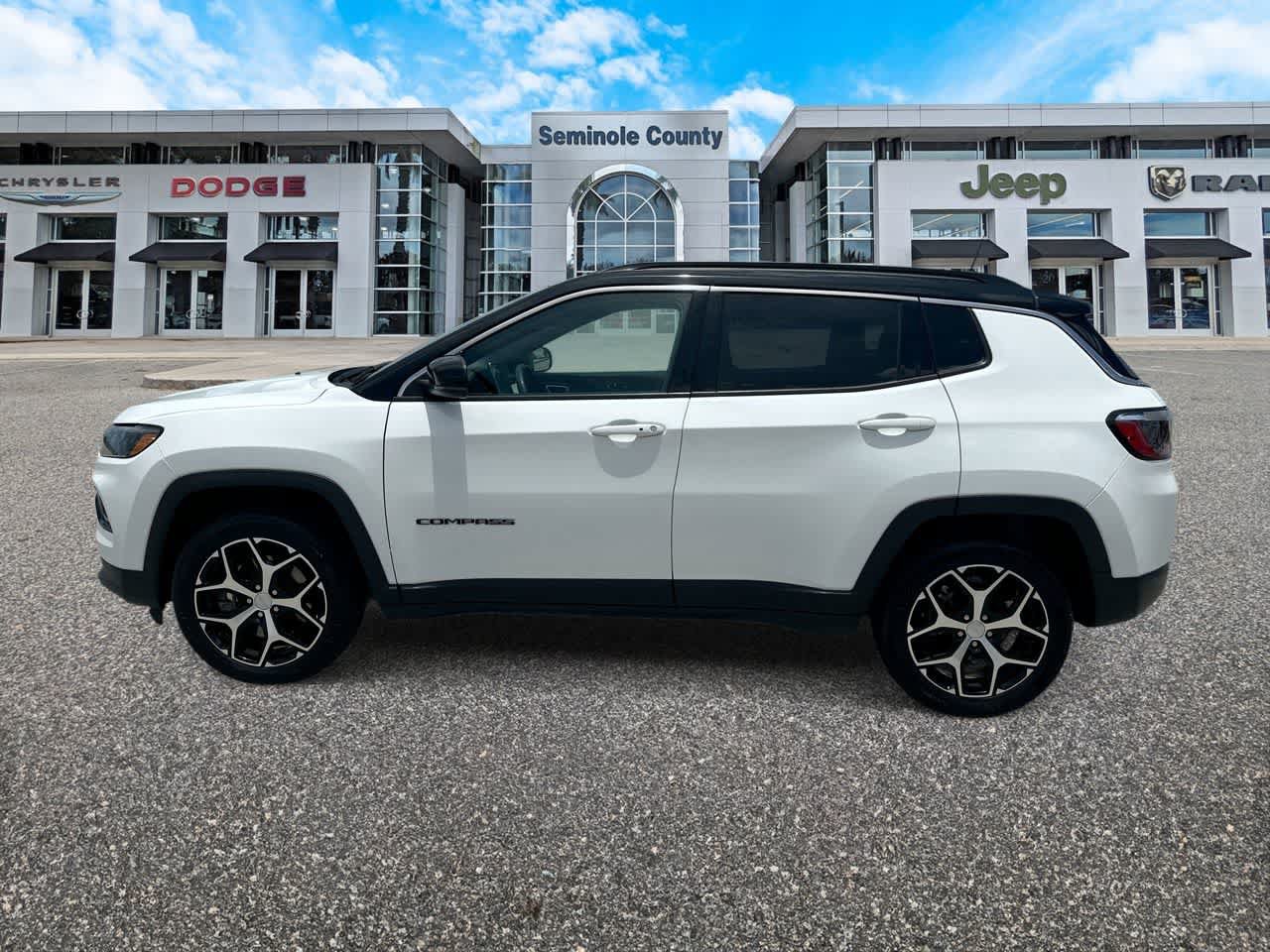 Certified 2024 Jeep Compass Limited AWD/4WD image 5
