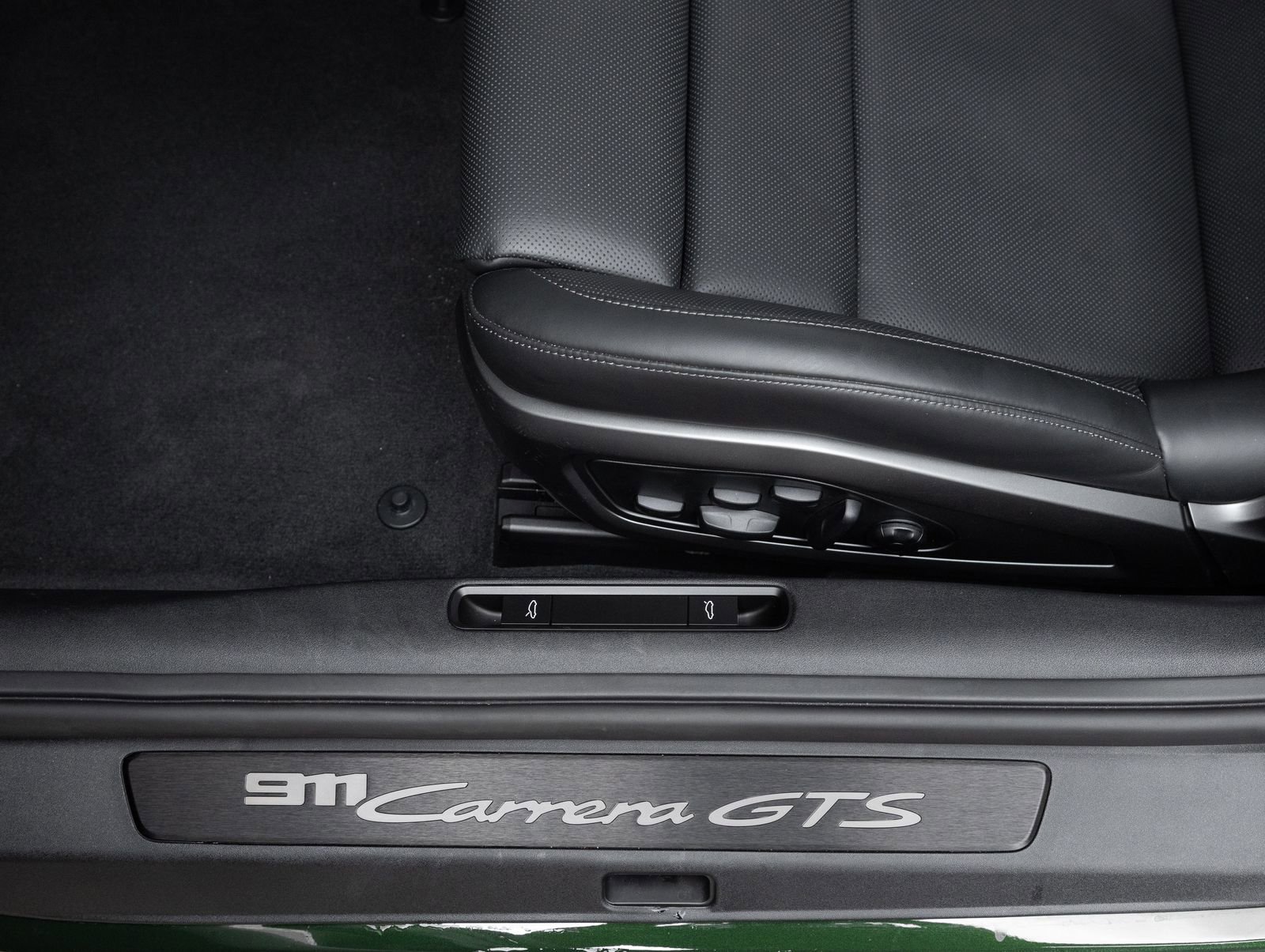 Certified 2026 Porsche 911 Carrera GTS RWD image 21