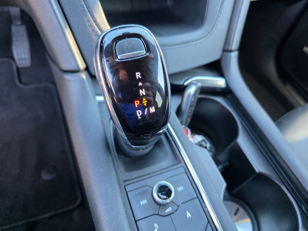 Used 2025 Cadillac XT5 Premium Luxury image 17