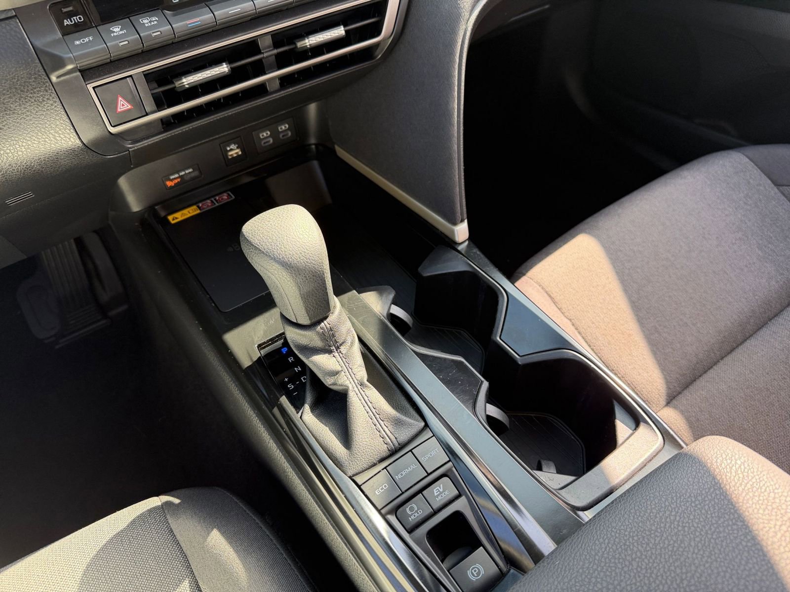 Used 2025 Toyota Camry LE image 40