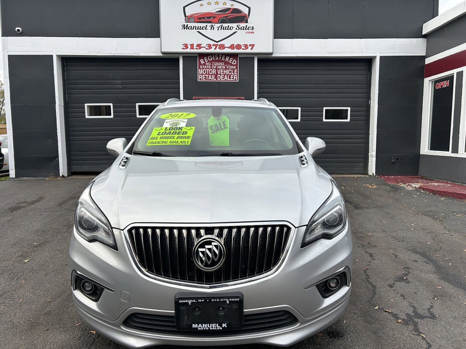 Used 2017 Buick Envision Essence image 2