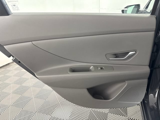 Used 2023 Hyundai Elantra SEL w/ Convenience Package FWD image 22