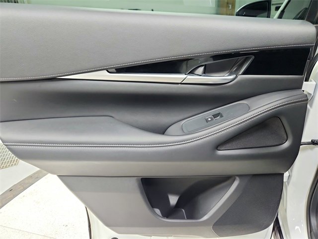 Used 2025 INFINITI QX60 Pure image 41