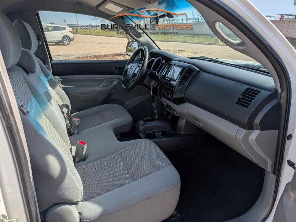 Used 2014 Toyota Tacoma 2WD Regular Cab image 10