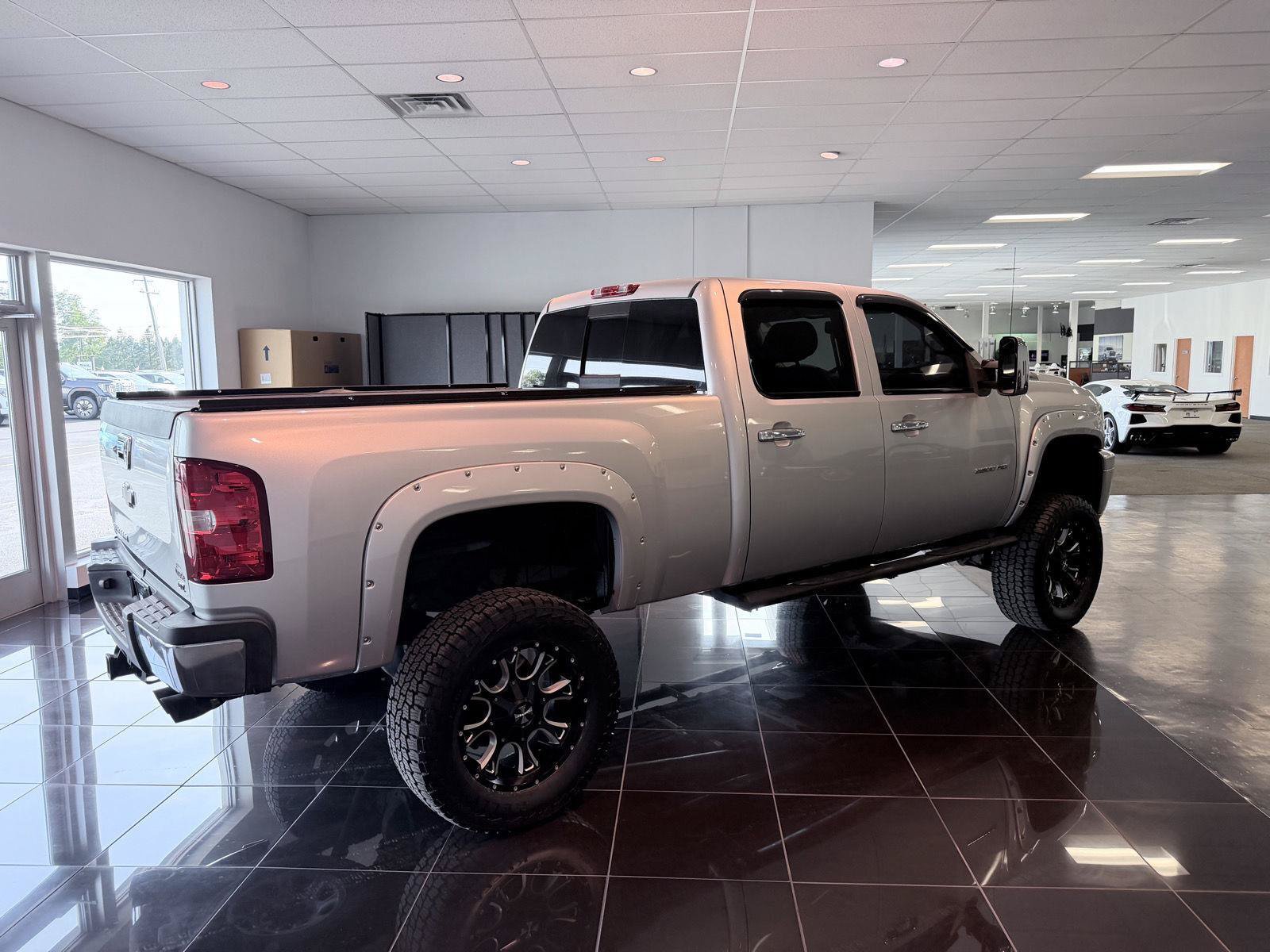 Used 2014 Chevrolet Silverado 2500 LTZ w/ LTZ Plus Package AWD/4WD image 10