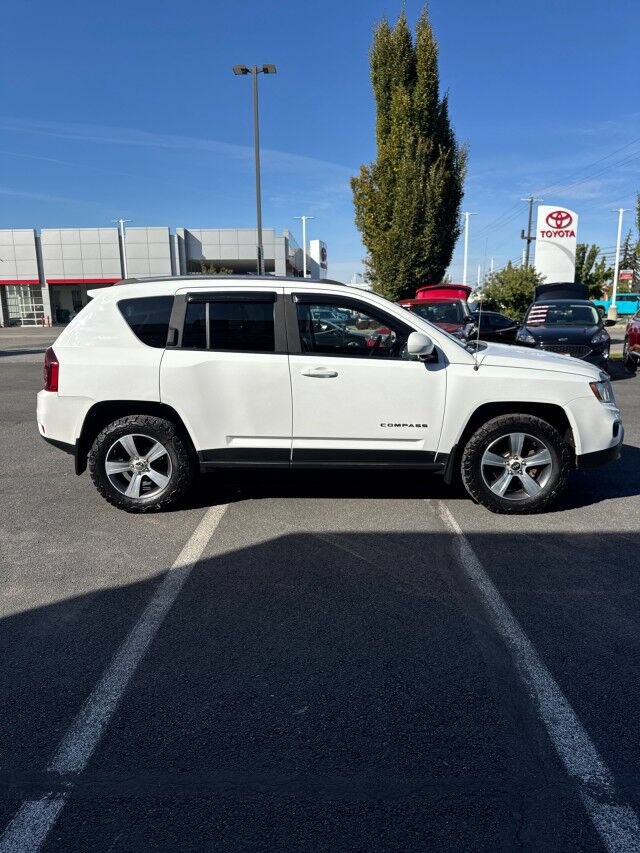 Used 2016 Jeep Compass 4WD image 4