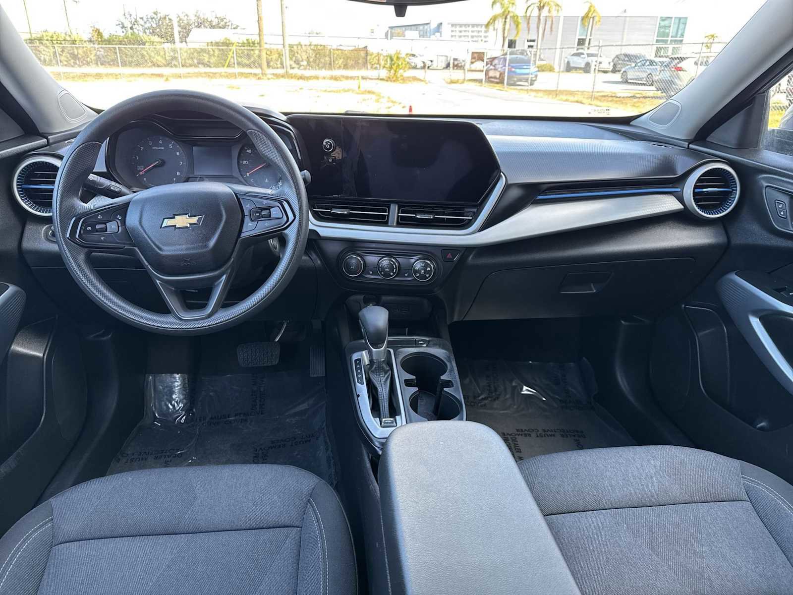 Used 2024 Chevrolet Trax LS w/ LS Convenience Package image 14