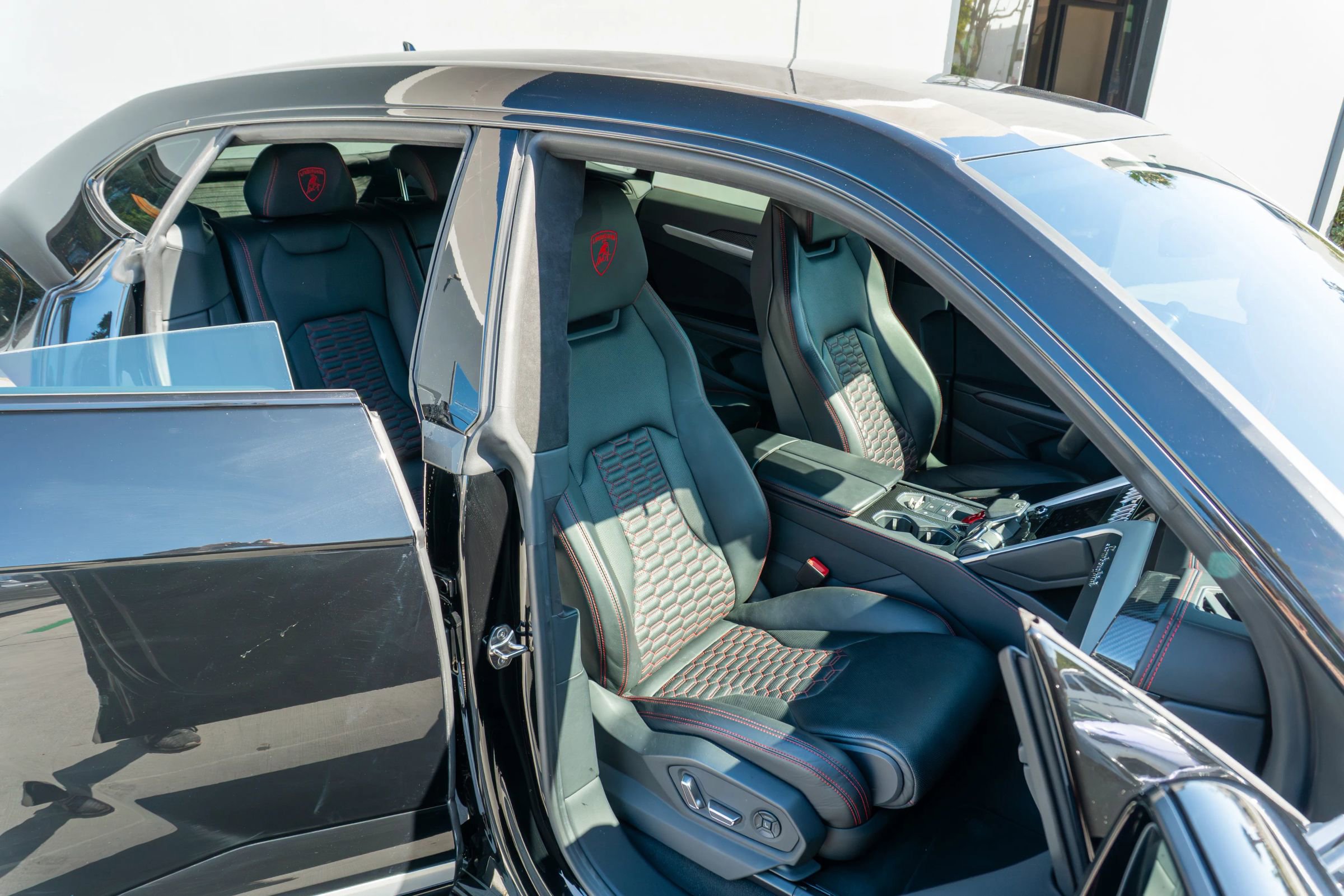 Used 2020 Lamborghini Urus image 50