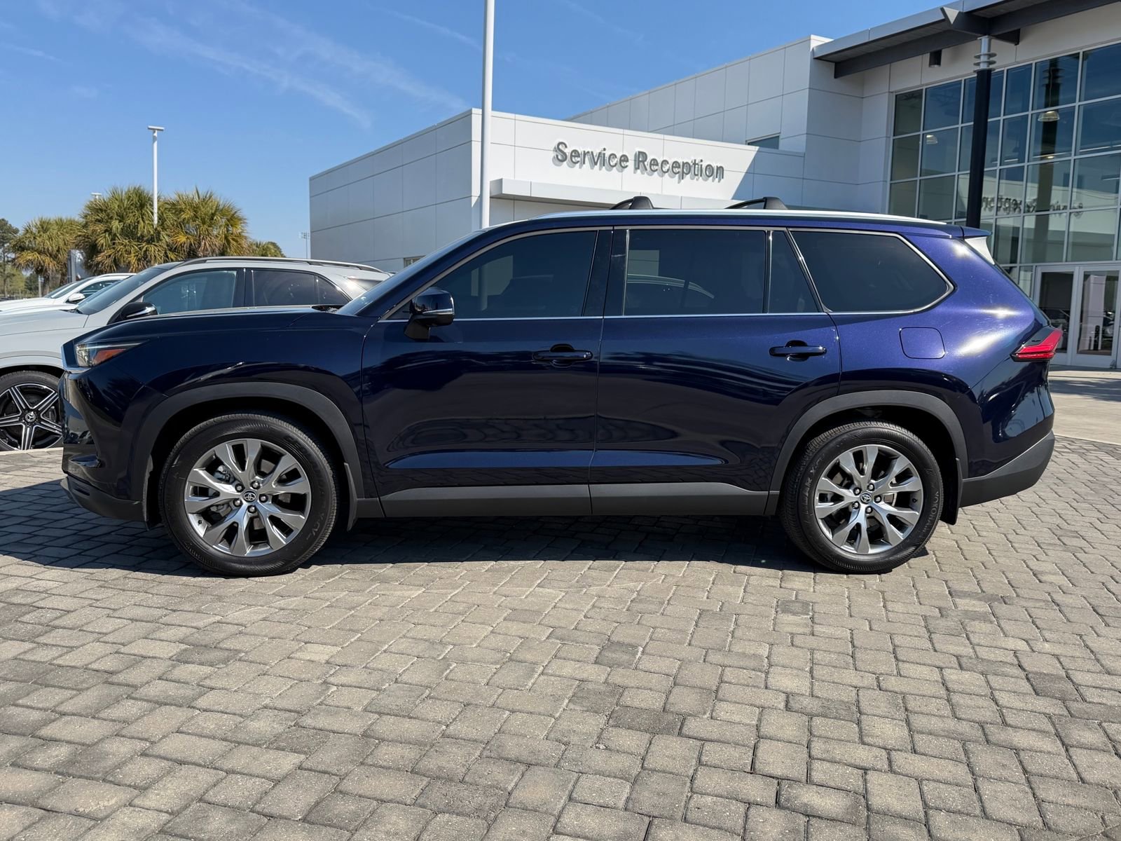 Used 2024 Toyota Grand Highlander Limited image 11