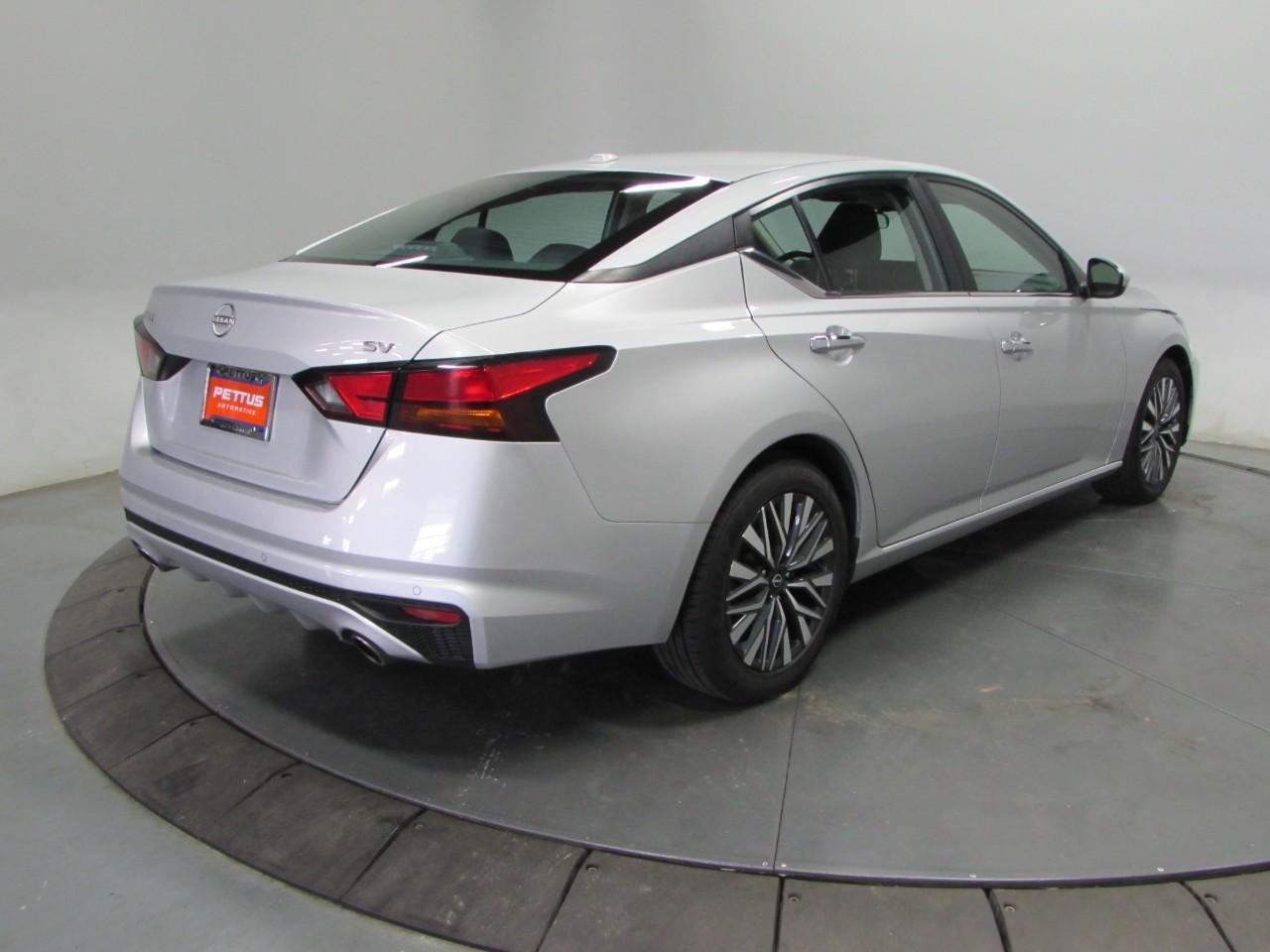 Used 2024 Nissan Altima 2.5 SV w/ SV Premium Package FWD image 7