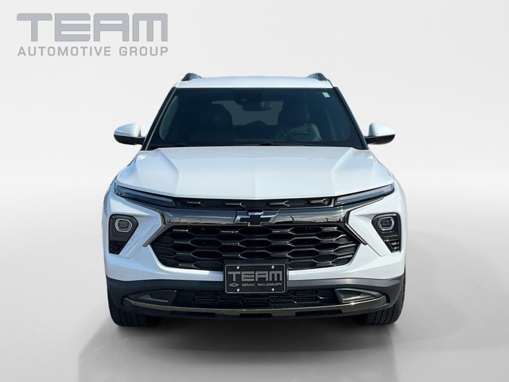Used 2024 Chevrolet TrailBlazer ACTIV FWD image 2