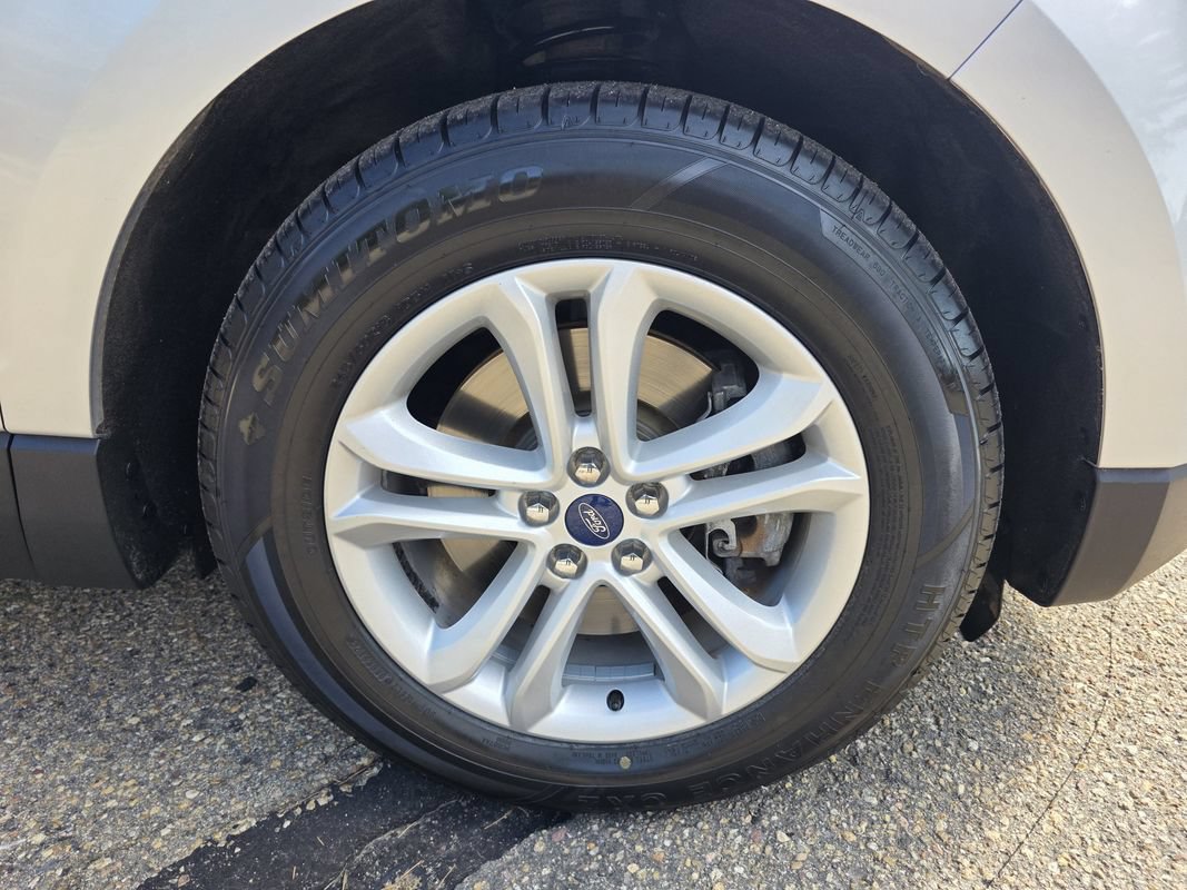 Used 2019 Ford Edge SEL w/ Equipment Group 201A AWD/4WD image 42