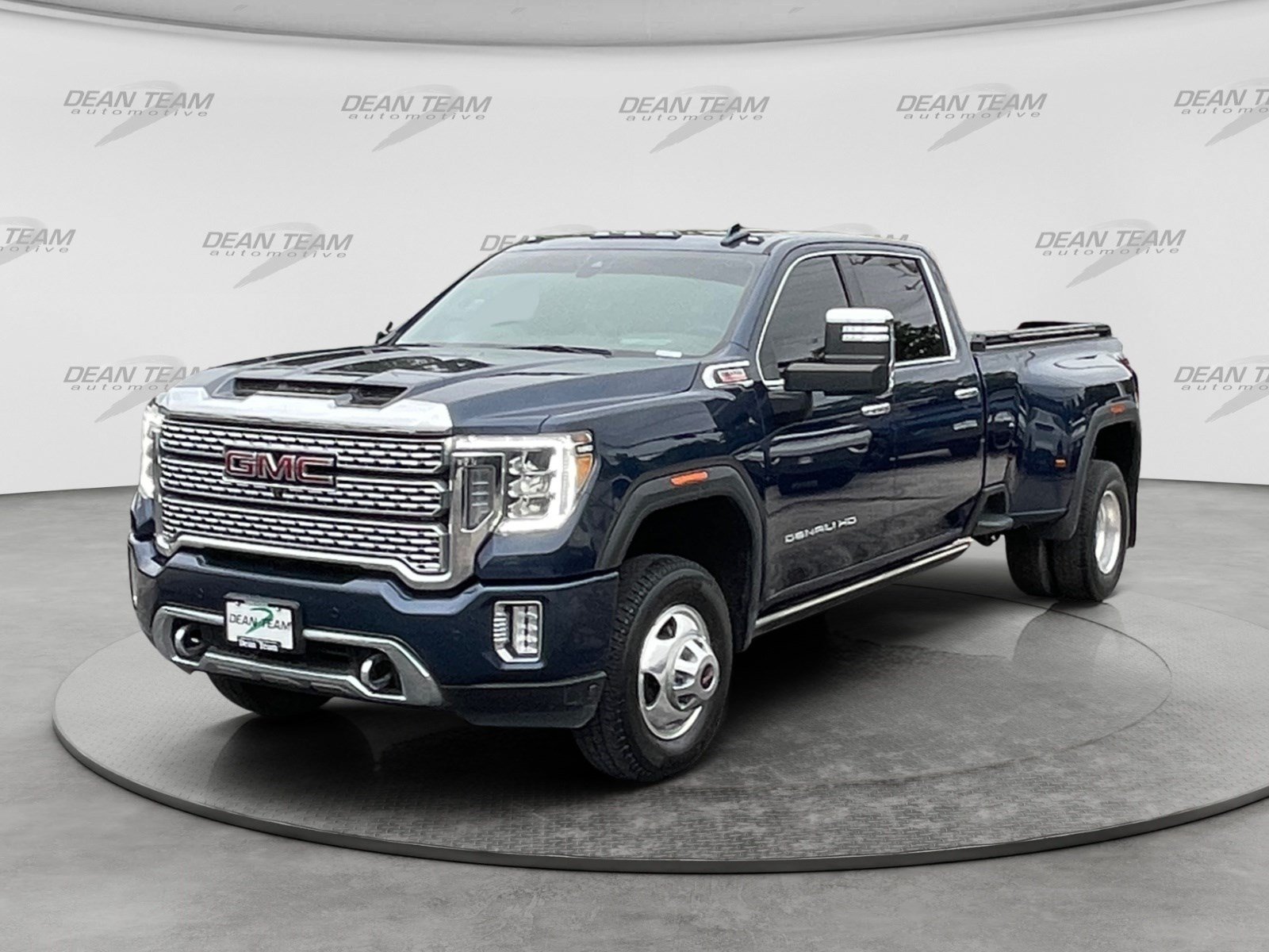 Used 2022 GMC Sierra 3500 Denali w/ Denali Ultimate Package AWD/4WD image 3