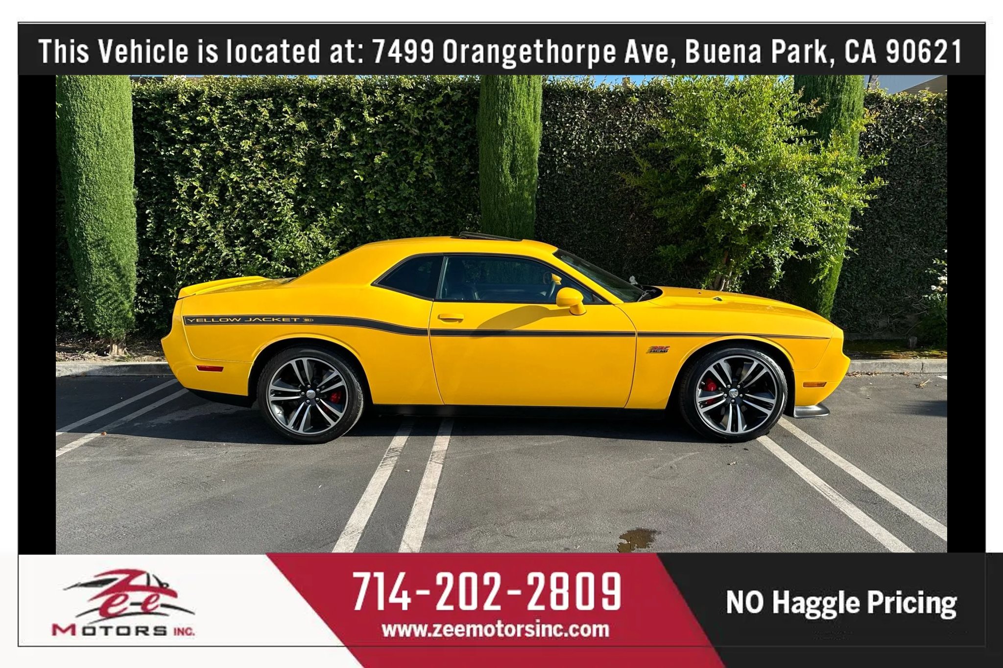 Used 2012 Dodge Challenger SRT8 Yellow Jacket w/ Premium Sound Group RWD image 4