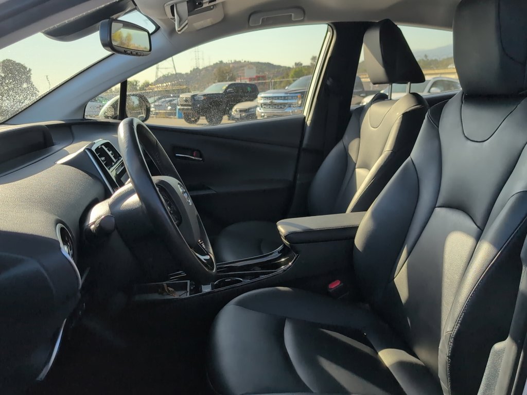 Certified 2019 Toyota Prius XLE w/ Advanced Technology Package AWD/4WD image 9