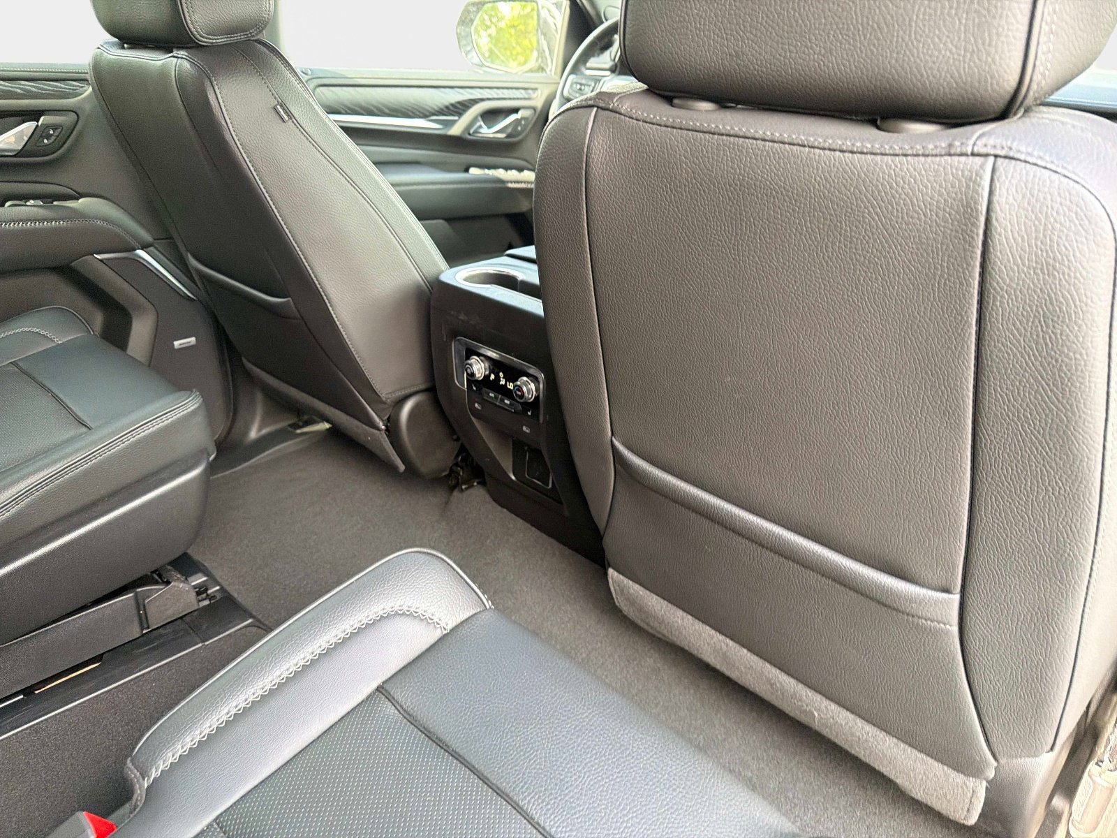 Used 2023 GMC Yukon XL Denali image 26