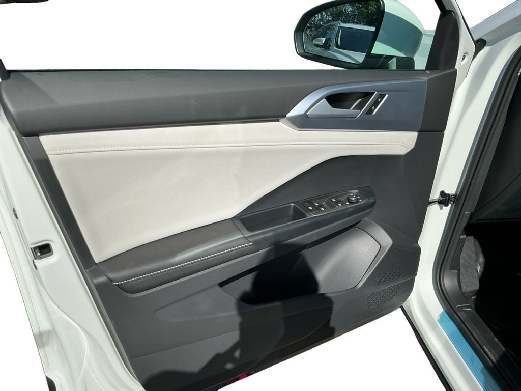 New 2026 Volkswagen Taos SE AWD/4WD image 24